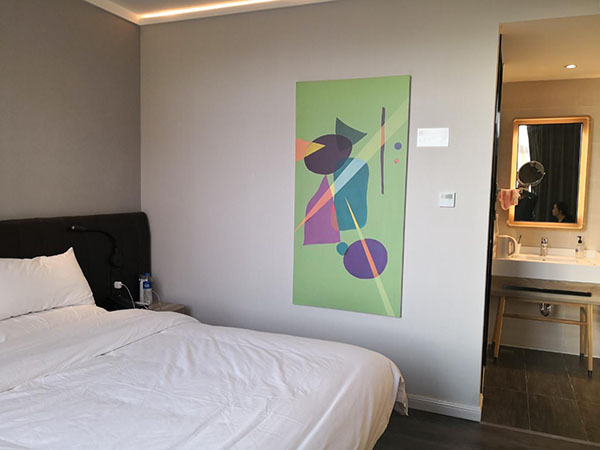 房內(nèi)設施簡潔、素雅、干凈